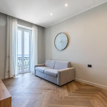 Residenza Le Terrazze アパートホテル アラッシオ